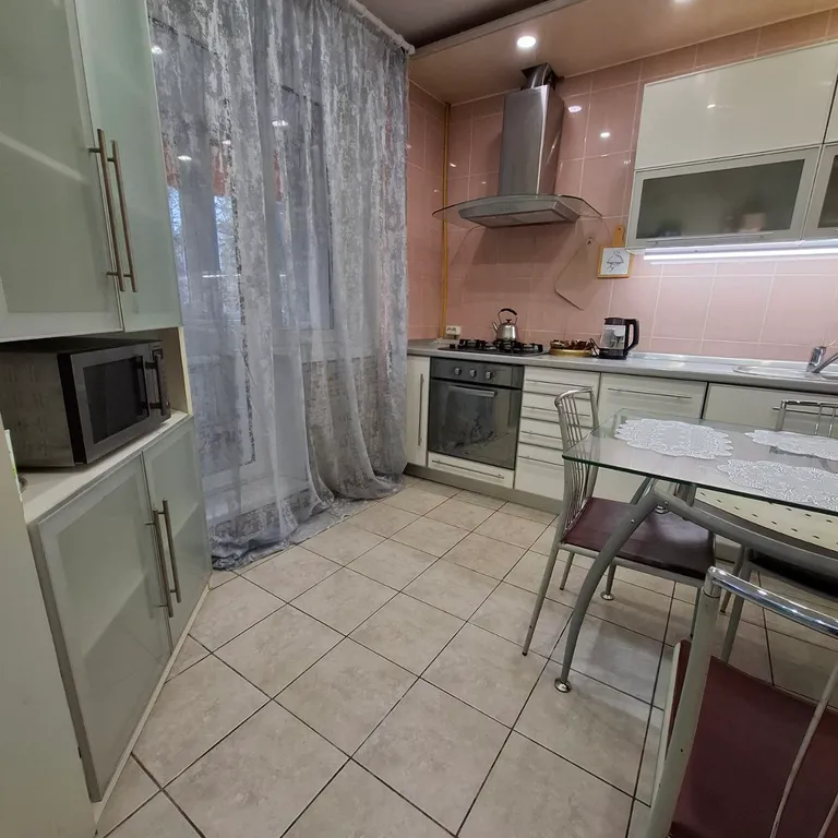 Уютная квартира в спокойном районе — идеальное сочетание комфорта и ую