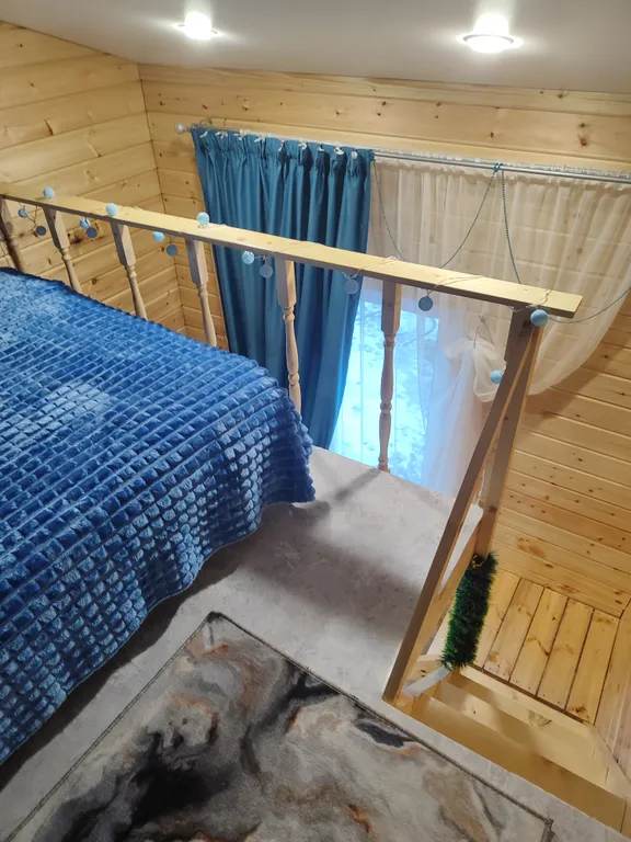 Коттедж Уютный дом в лесу — Деревянное