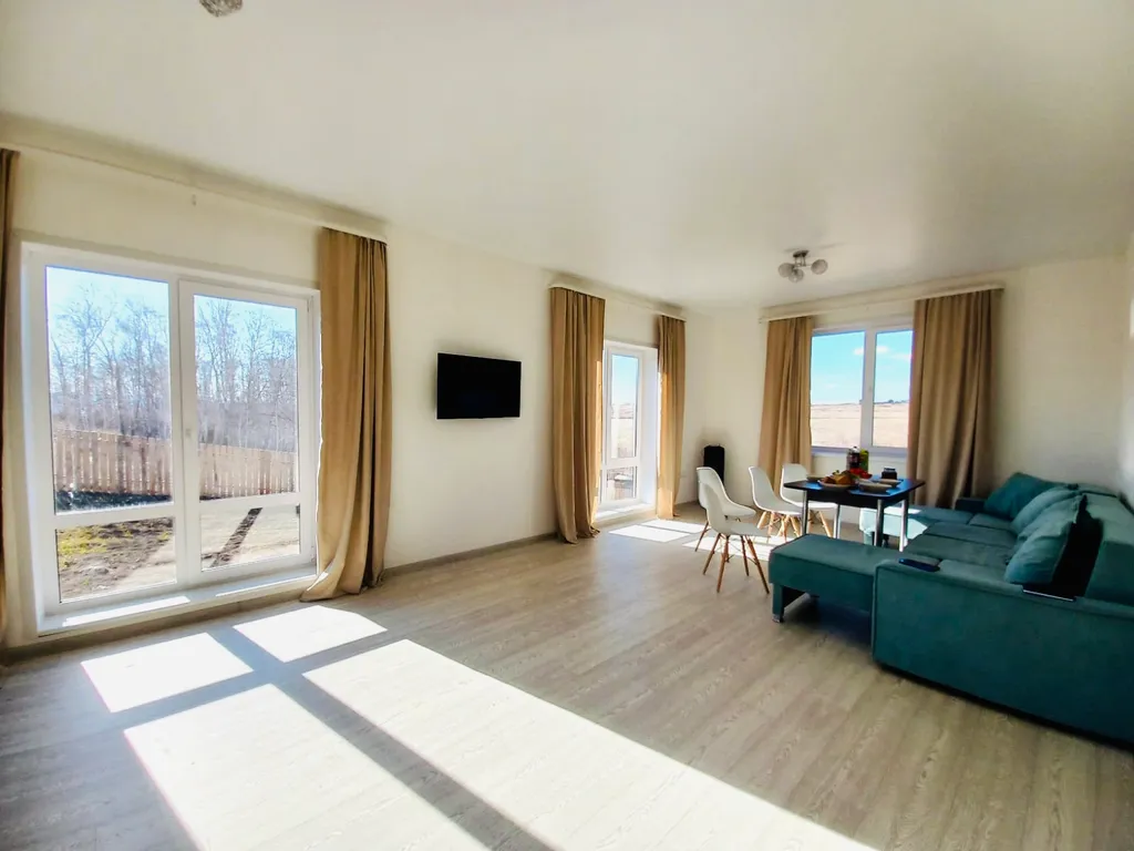 Дом с террасой и видом на закат