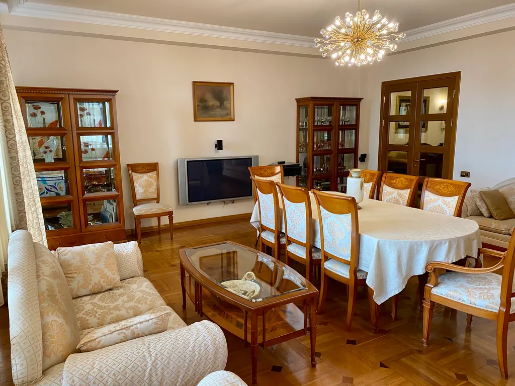 Шикарная  квартира в самом центре города со всеми удобствами