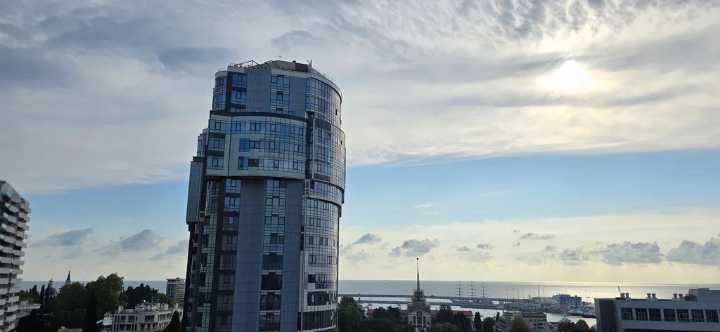 Квартира Уютная квартира в центре с потрясающим видом на морской порт — Сочи