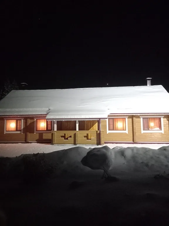 Уютный дом со всеми удобствами на берегу озера Верхнее Куйто