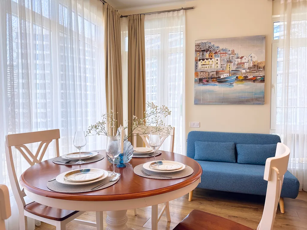 Апартаменты с видом на бассейн и море, ЖК White Sails