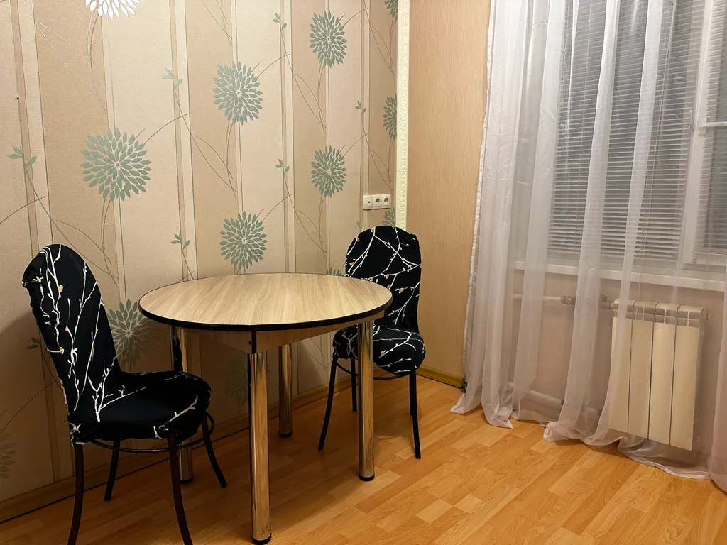 Уютная квартира возле ТЦ и НКИ