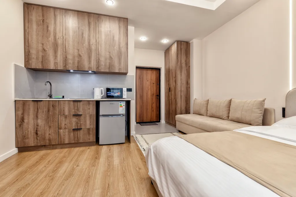 Элитная студия с панорамным видом из окна в самом центре столицы