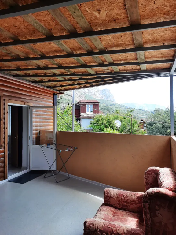 Сдается второй этаж в двухэтажном доме с большой мансардой