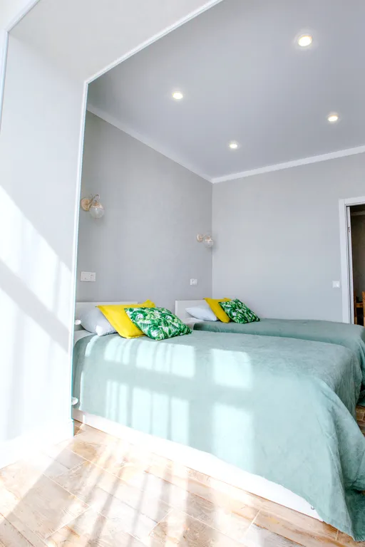 Весна для 6 гостей