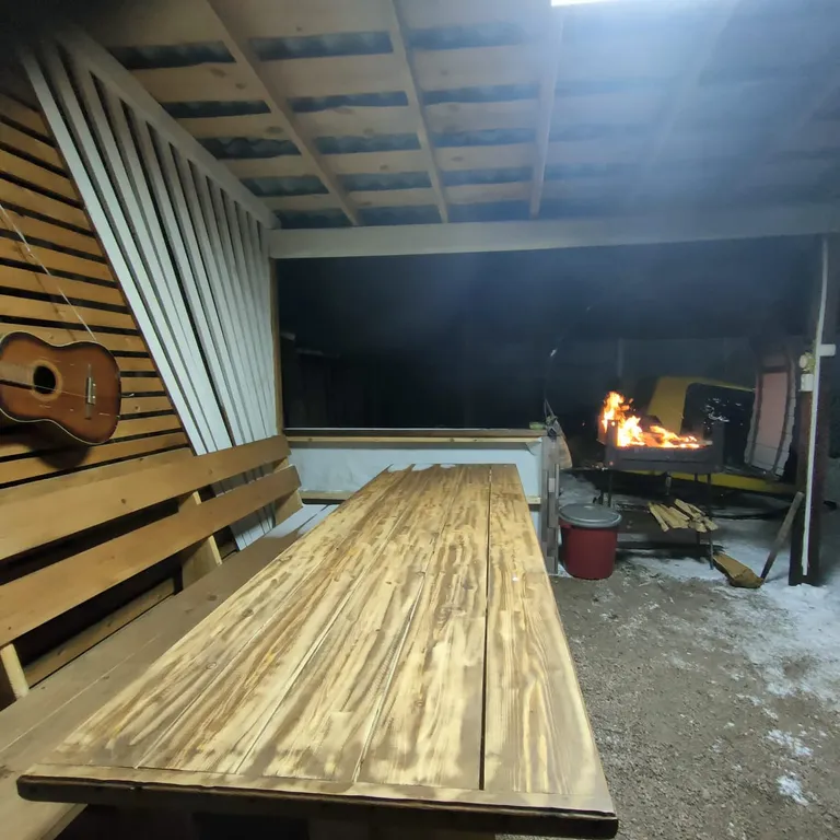 Уютный этаж из трех номеров с видом на лес