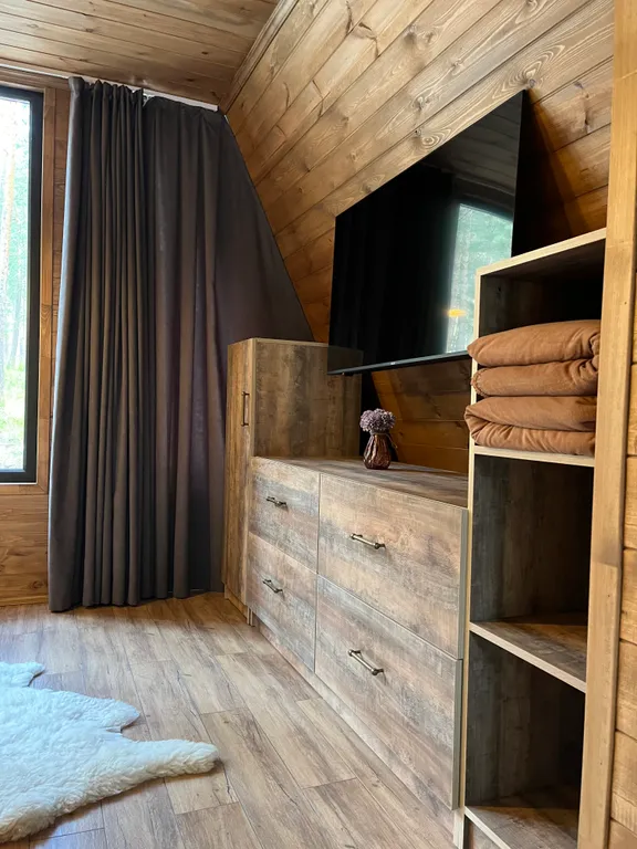 Уютный дом в сосновом бору с видом на горы