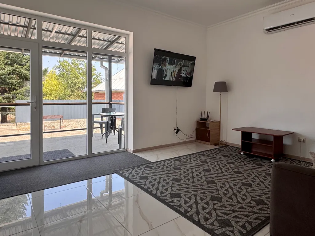 Уютный дом в черте города