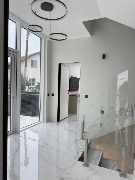 Дом с бассейном и сауной