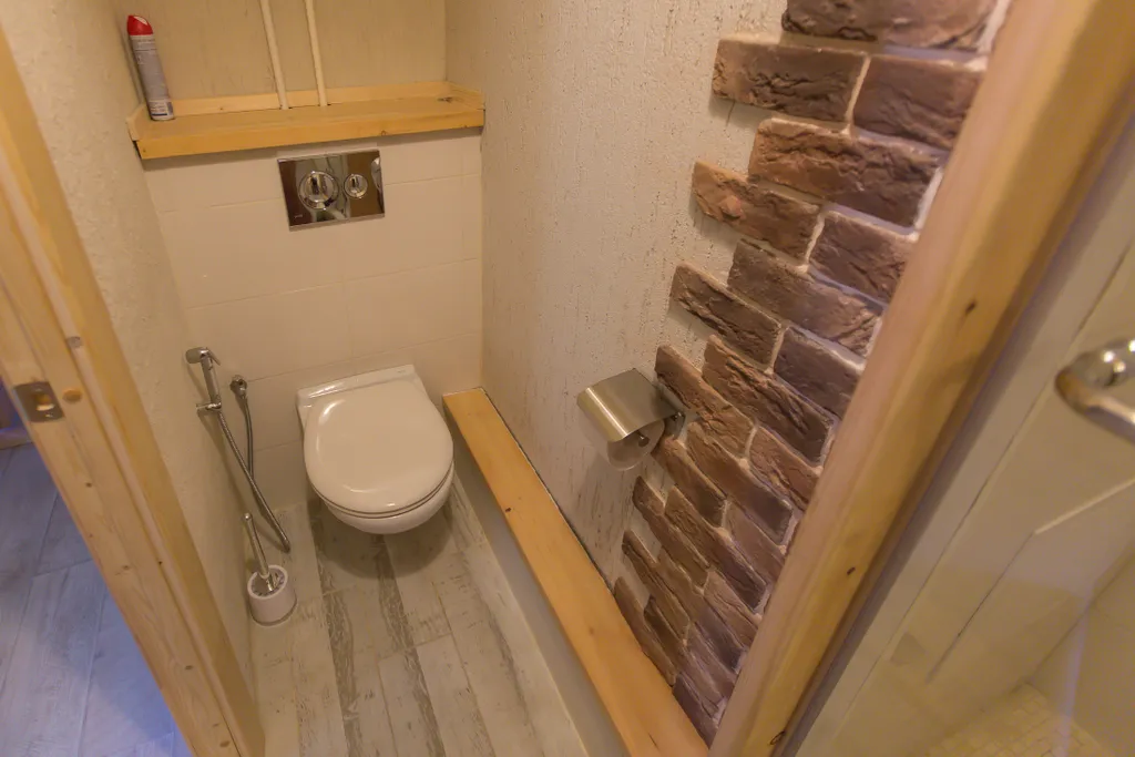 Уютный апартамент с видом на лес и горы.