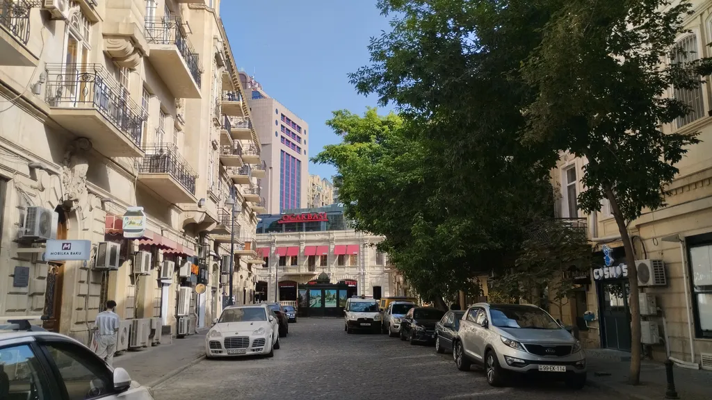 Квартира в самом центре Баку рядом со всеми достопримечательностями