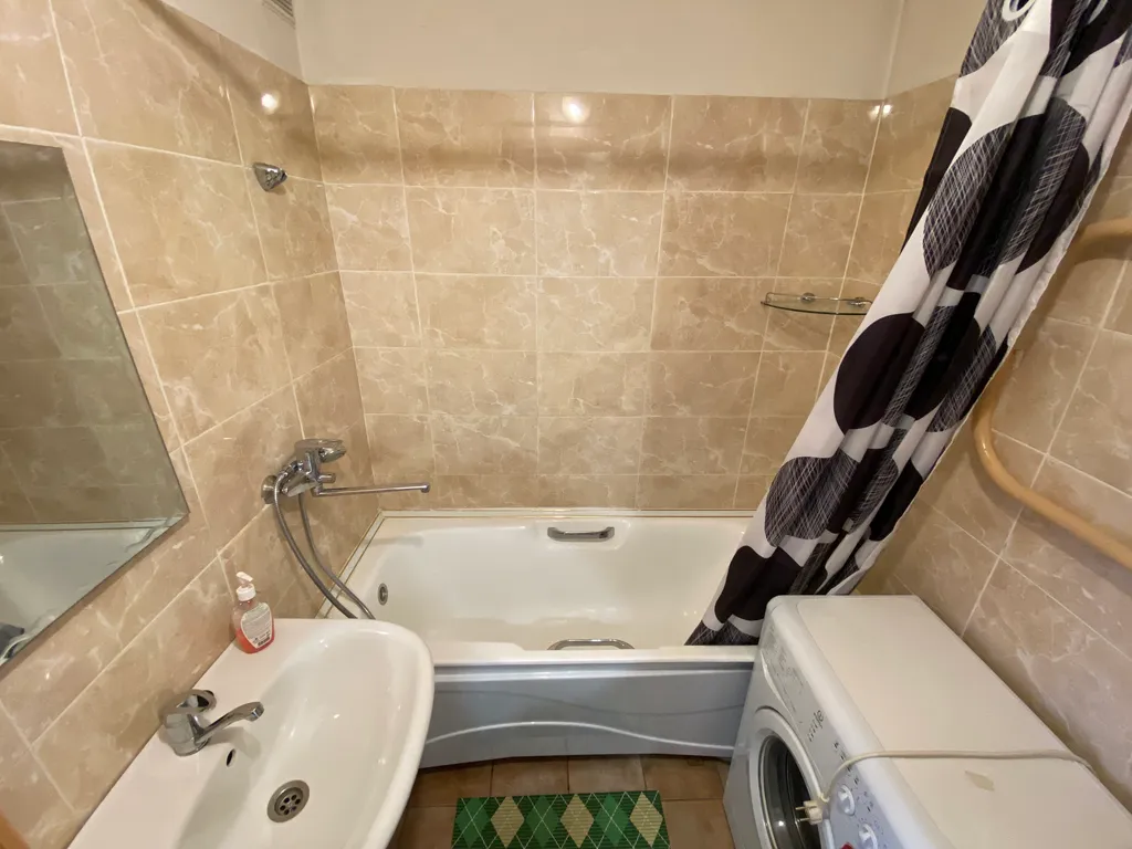 Квартира Квартира 2-комн. неподалеку от ТРЦ Планета, ЖК Иннокентьевский — Красноярск