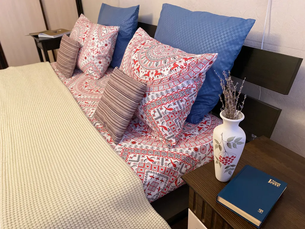 Через дорогу от ЛетоЛето Яркая 1+ квартира