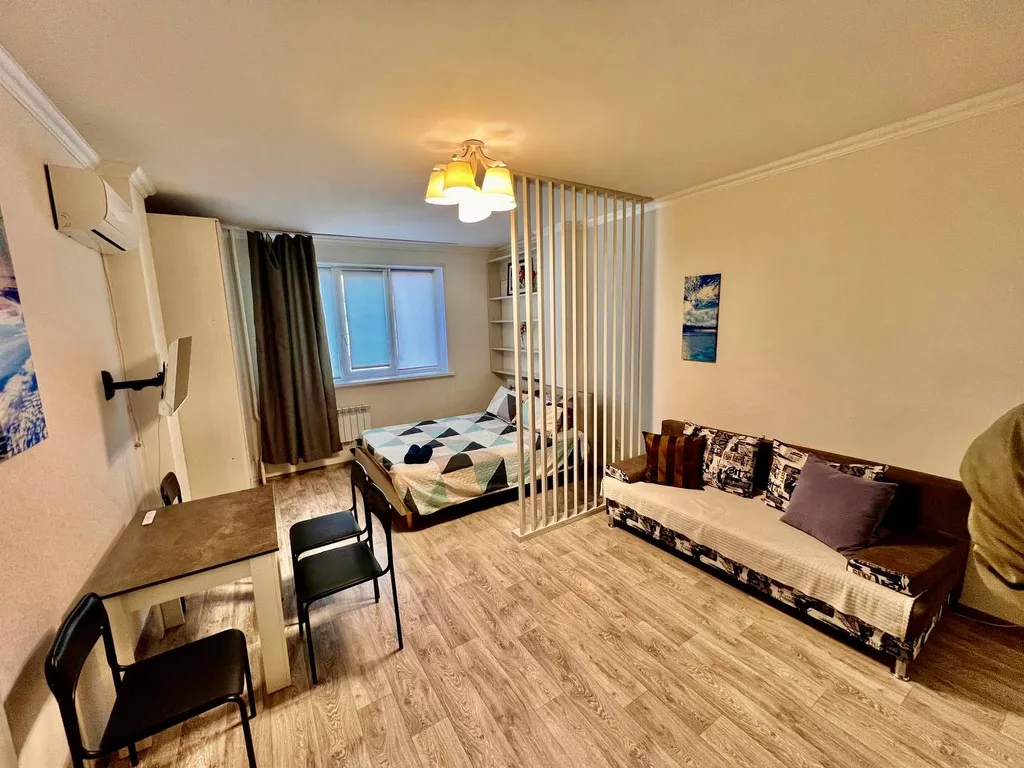 Квартира Уютная светлая студия, центр, ТЦ Вояж, парковка, кафе, аквапарк источник — Тюмень