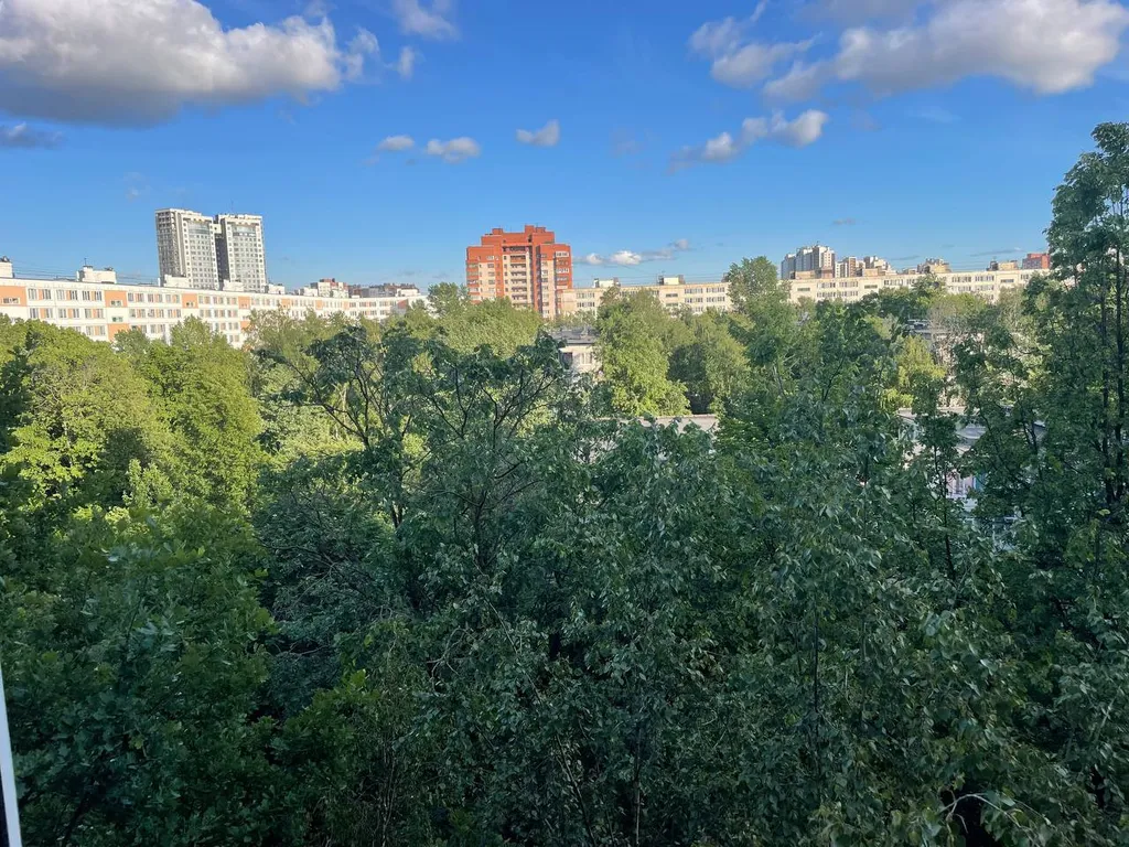 Квартира Уютная светлая квартира в 1 минуте от метро — Санкт-Петербург
