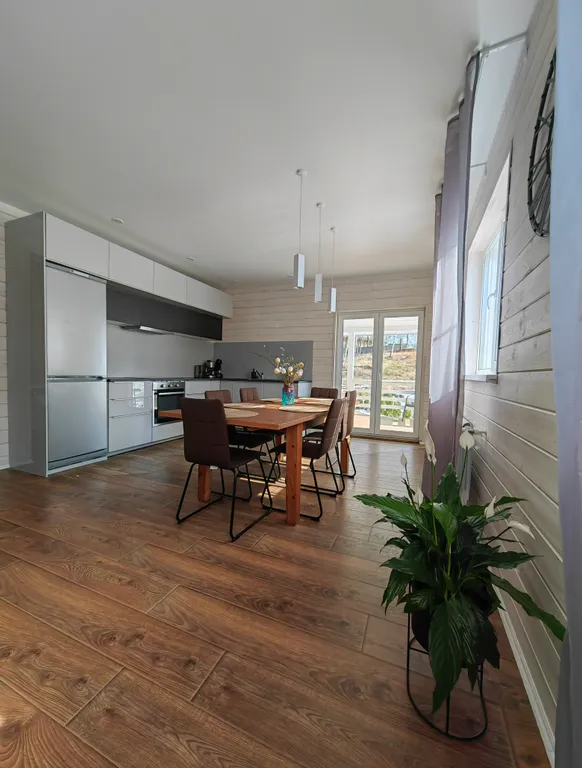 Стильный и уютный дом вблизи города