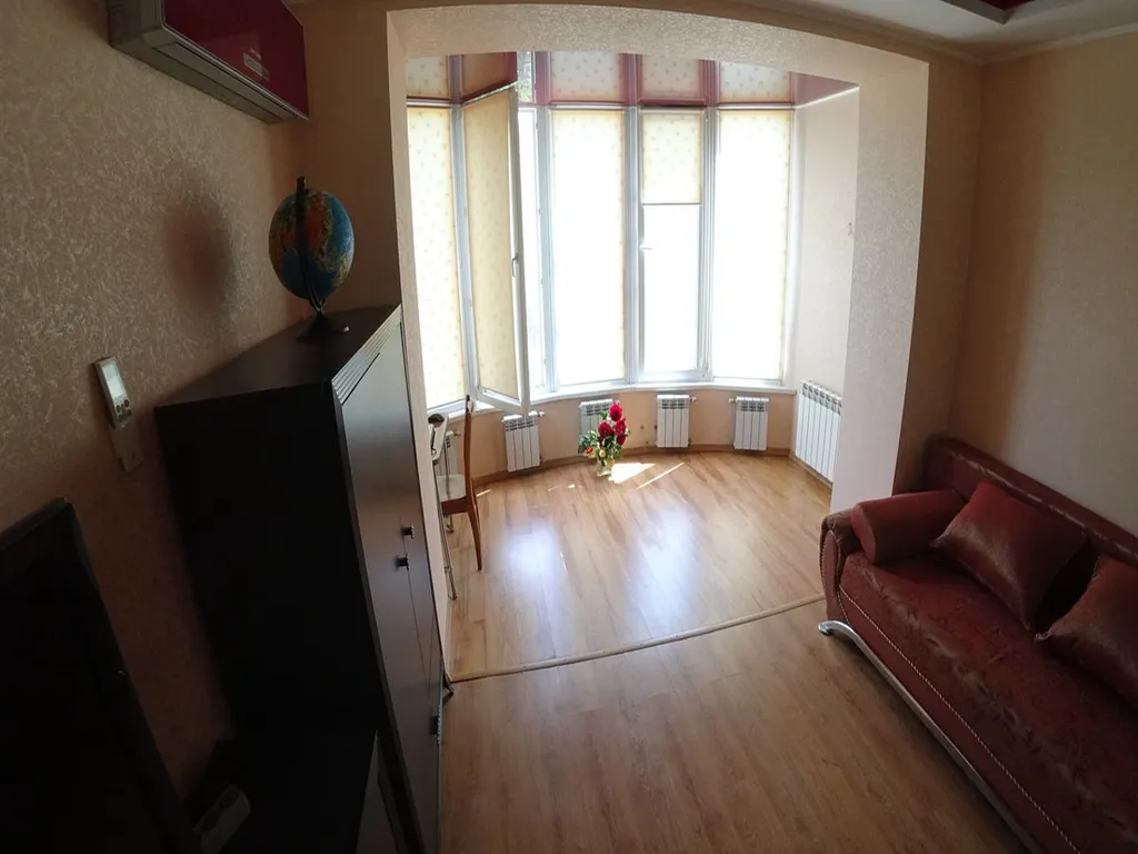 Просторная квартира рядом с парком Фрунзе