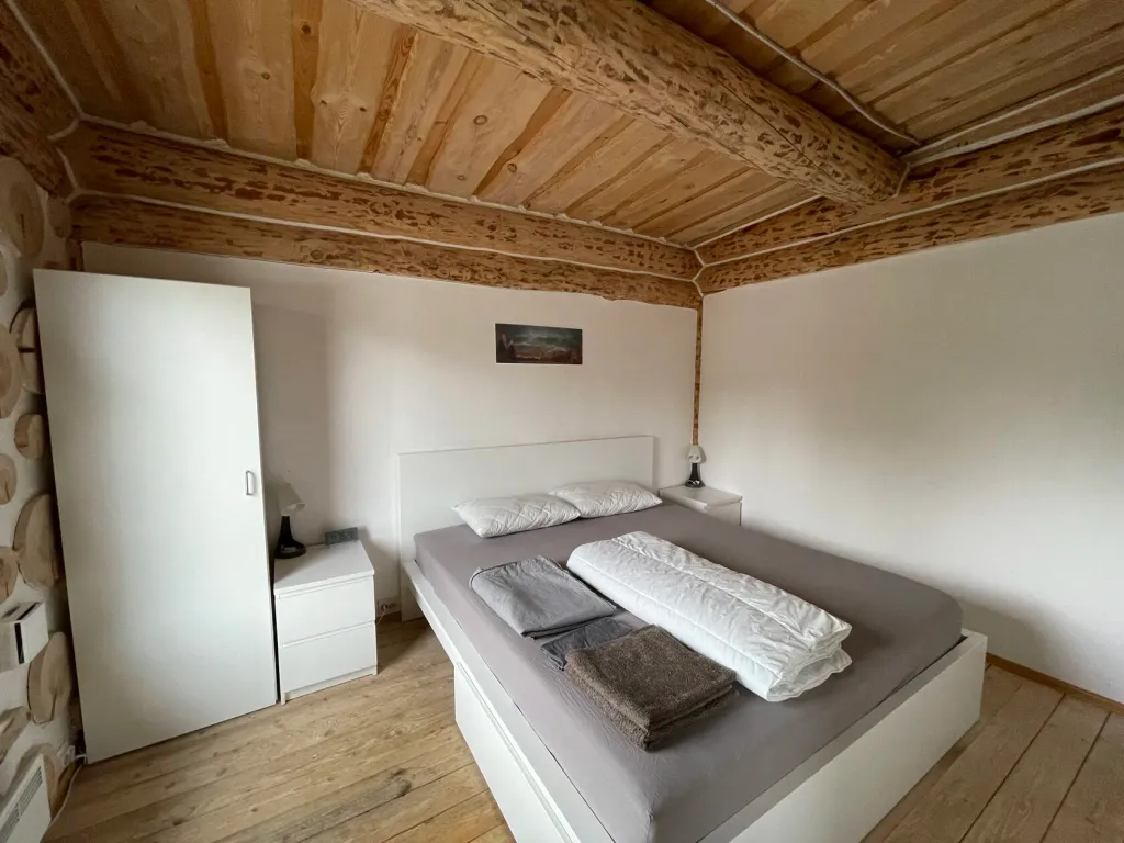 Коттедж Ночь в доме Хоббита с дровяной баней — Стеклянный