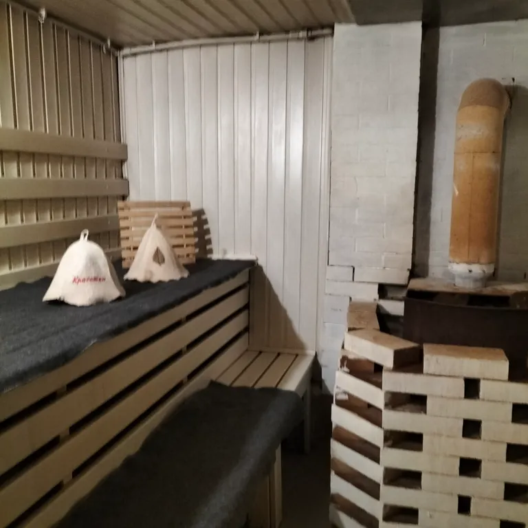 Дом коттедж в черте города