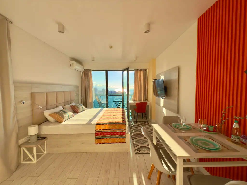 Студия с видом на море и горы