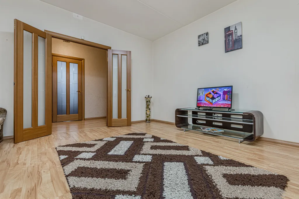 3-комнатная ближе к центру уютная большая квартира