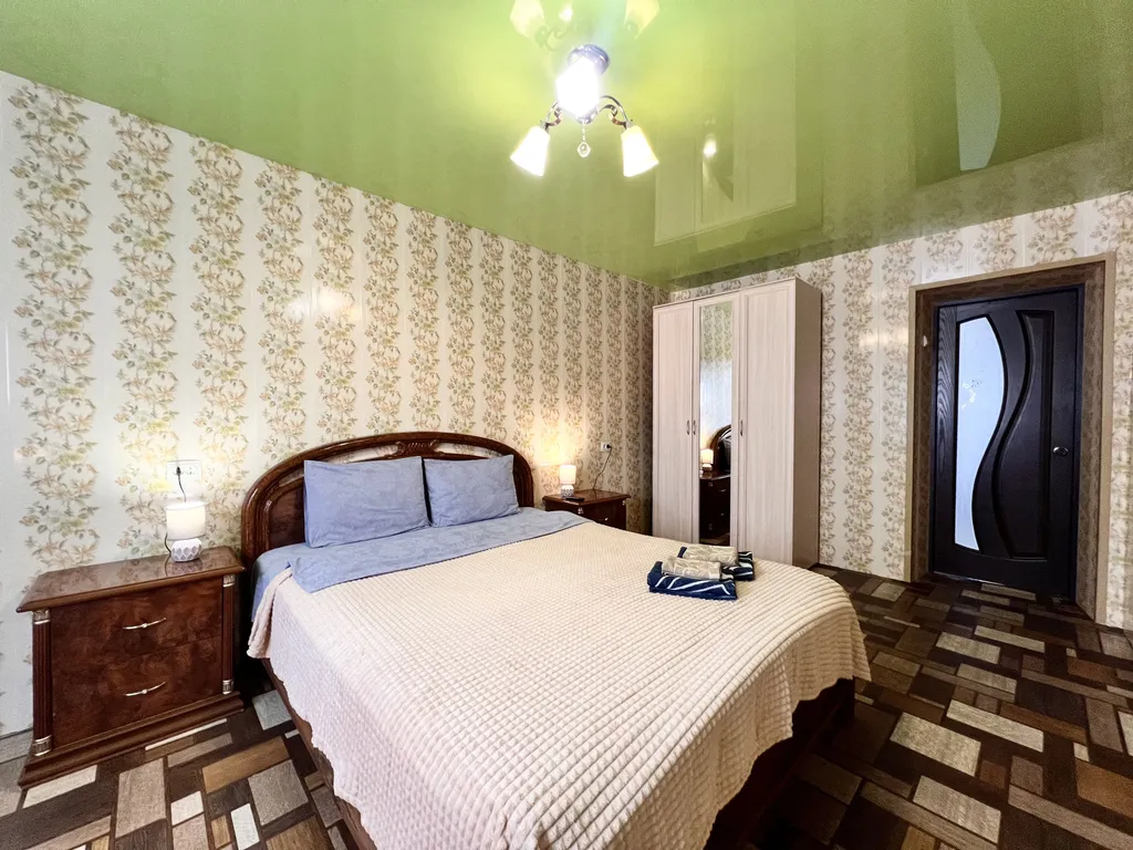 АПАРТЫ 51 возле Ленты "Полярные ночи" на Гвардейской,15