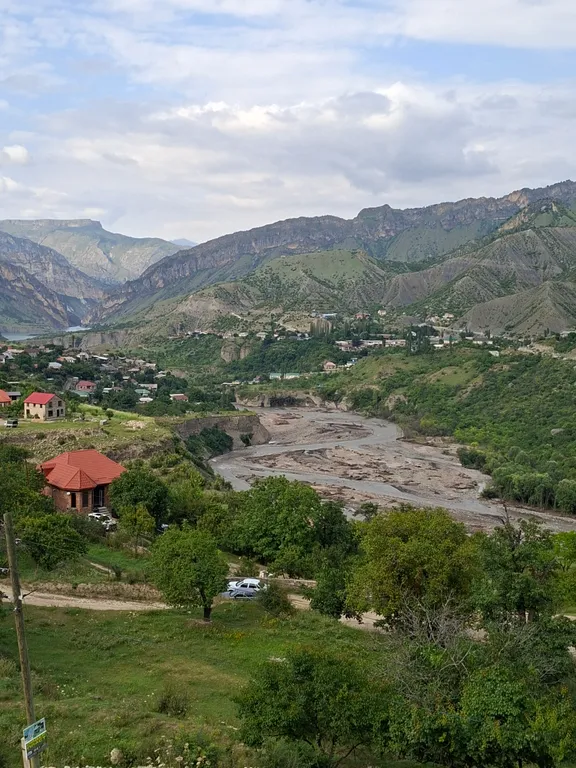 Геокупол с видом на горы