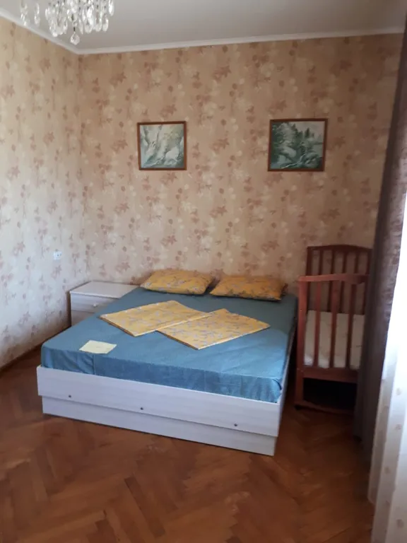 Уютный дом с двориком в центре поселка