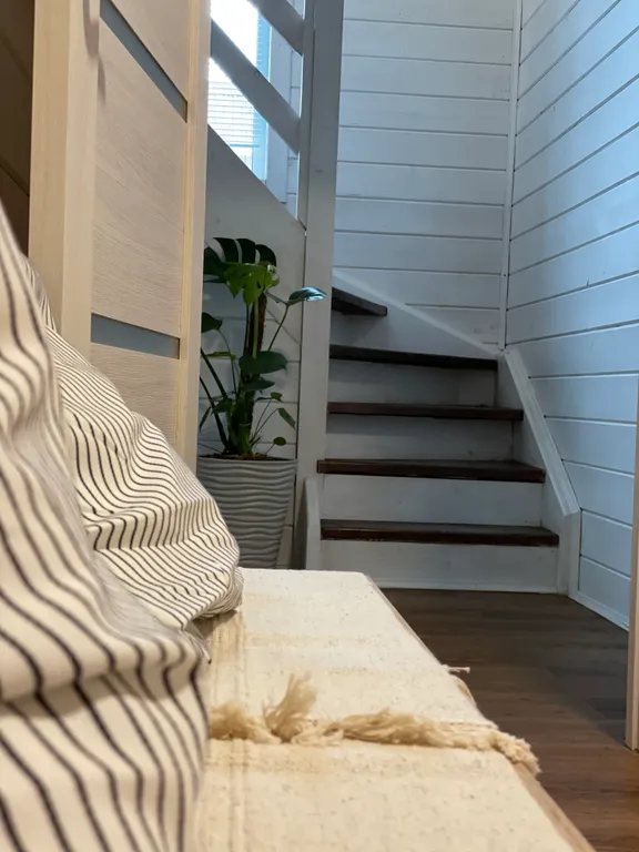 Вилла с банным чаном на берегу водоёма