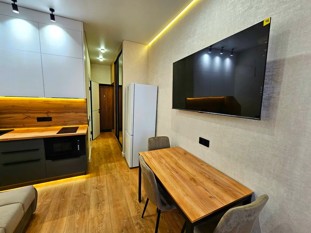 Квартира-студия с видом на парк и море