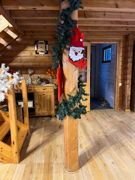 Уютный дом на берегу