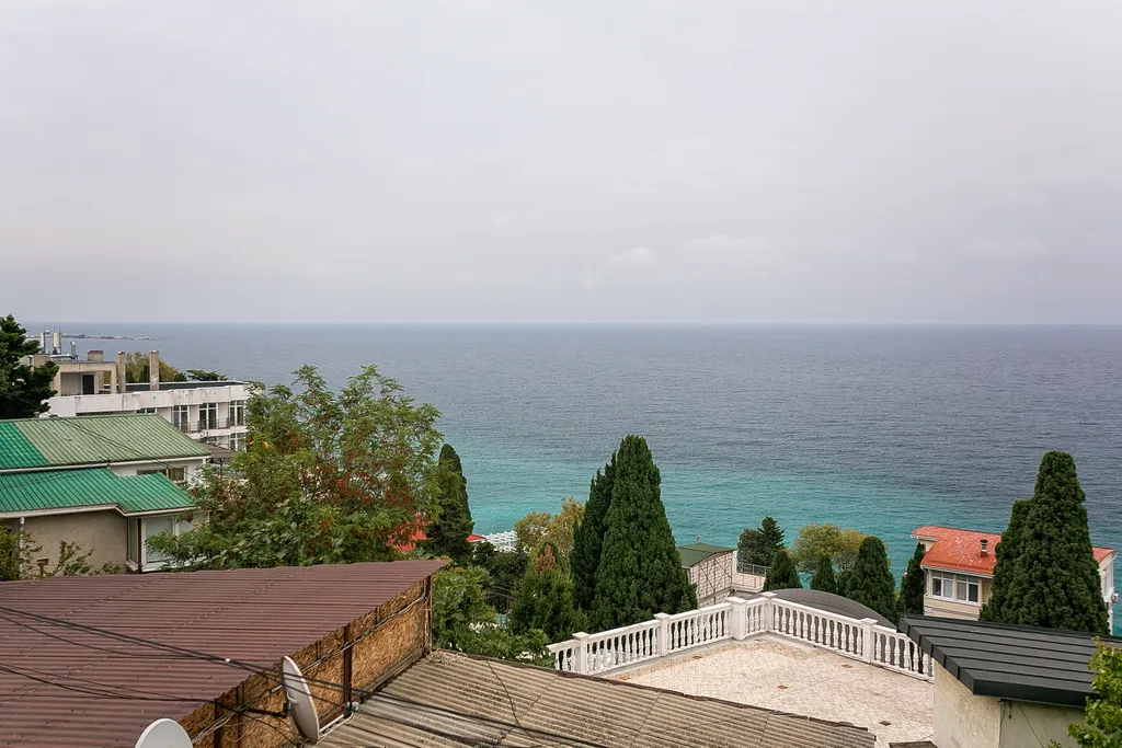 Апартаменты с видом на море и Храм