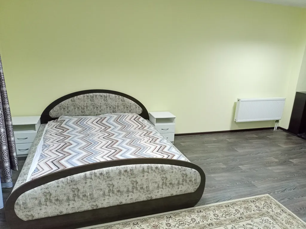 Квартира-студия с видом на озеро и горы