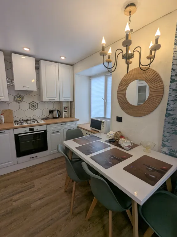 Квартира рядом с ледовым дворцом — аренда посуточно в Новомосковск