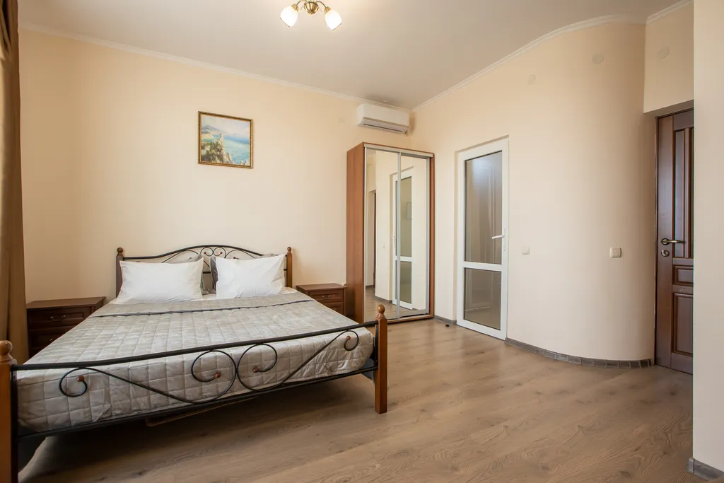 Четырёхместная комната-комфорт с балконом