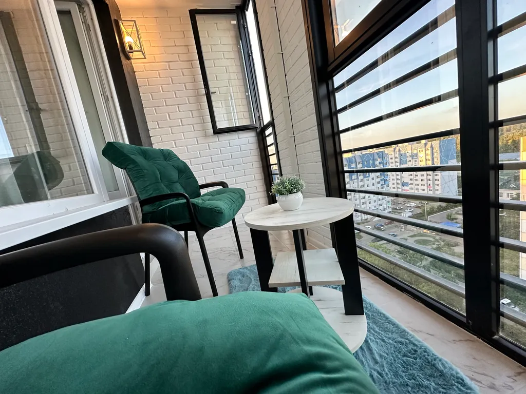 Студия с панорамным балконом