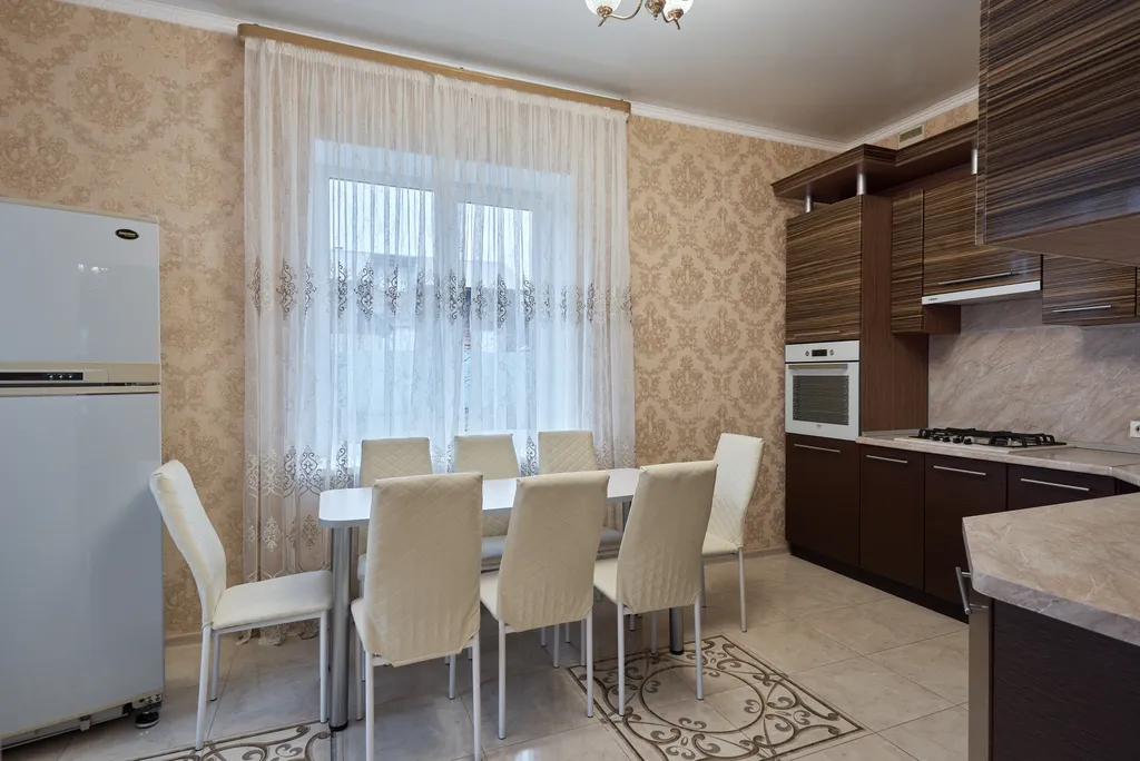 Большой, уютный семейный дом