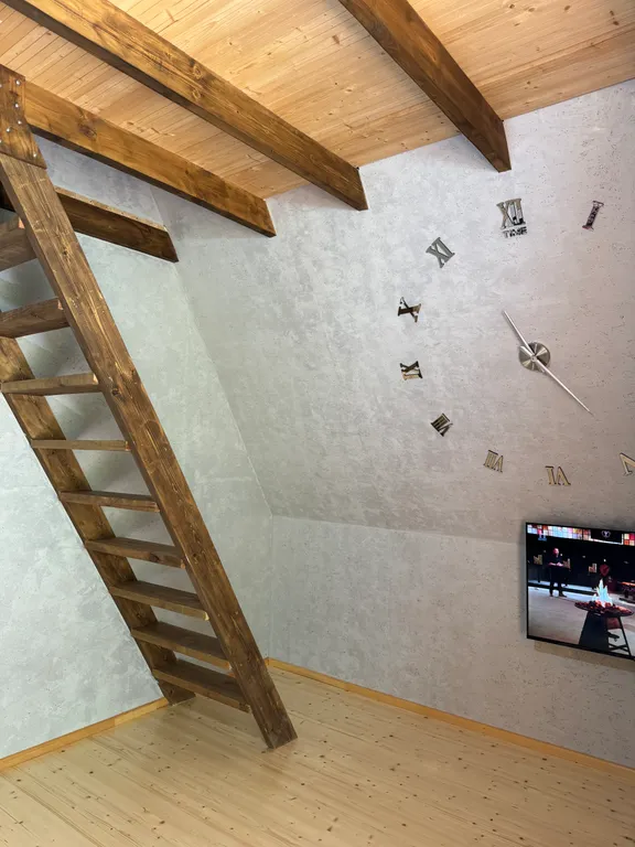 Уютный домик в горах в стиле А-фрейм