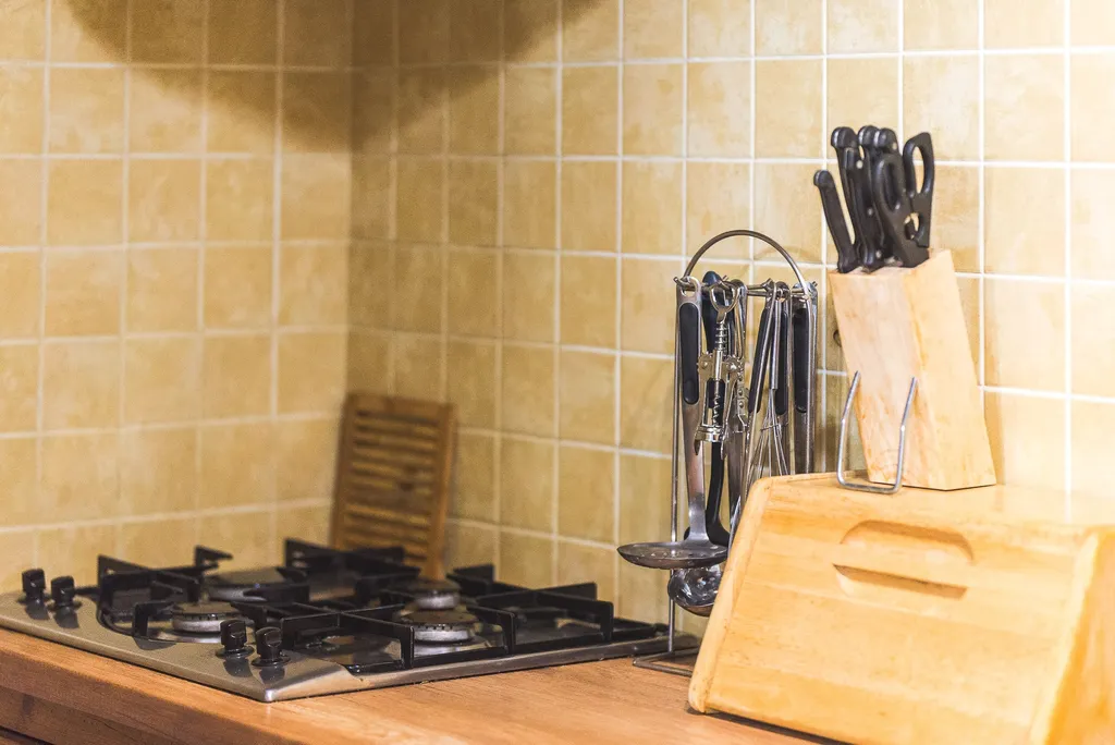 Уютный просторный номер в гостинице в сосновом лесу и на берегу озера