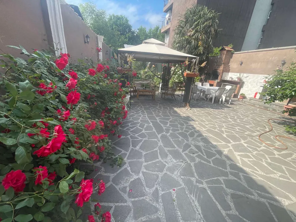 Коттедж Natali apartment with garden — аренда посуточно в Тбилиси