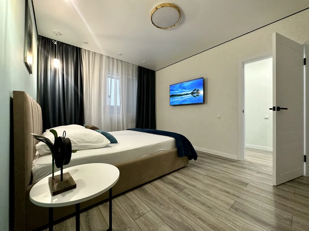 Квартира на Юркина 10