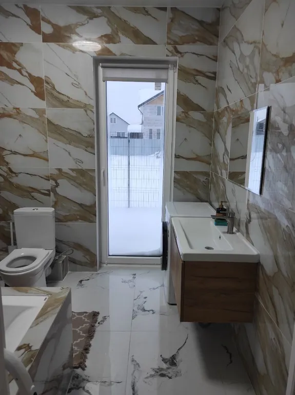 Коттедж Просторный дом — Лобня