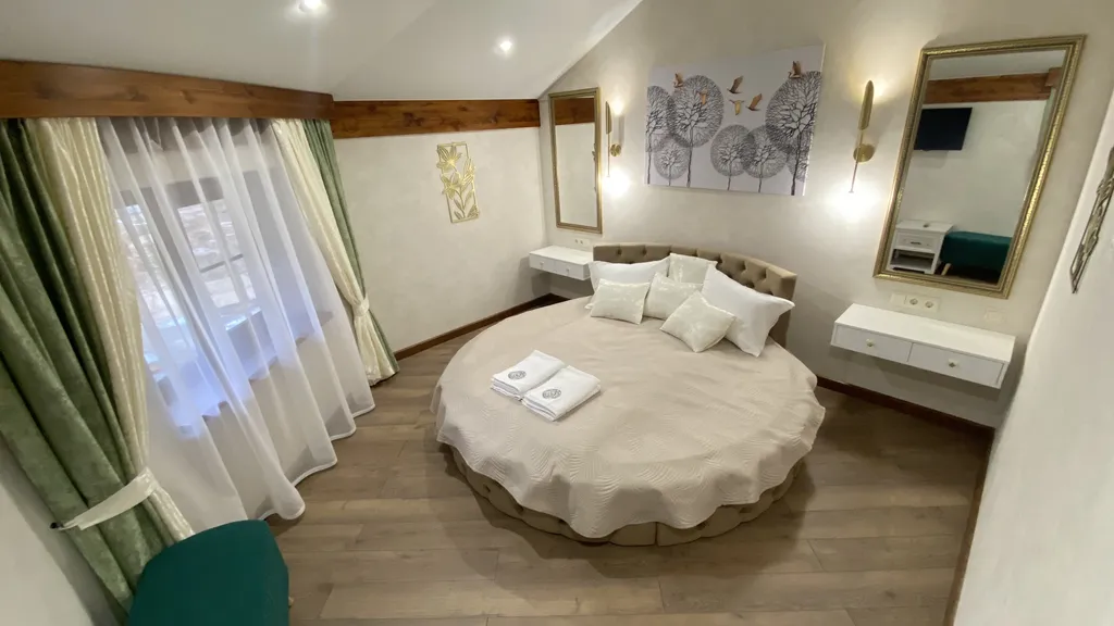 Стильные двухкомнатные ВИП-апартаменты