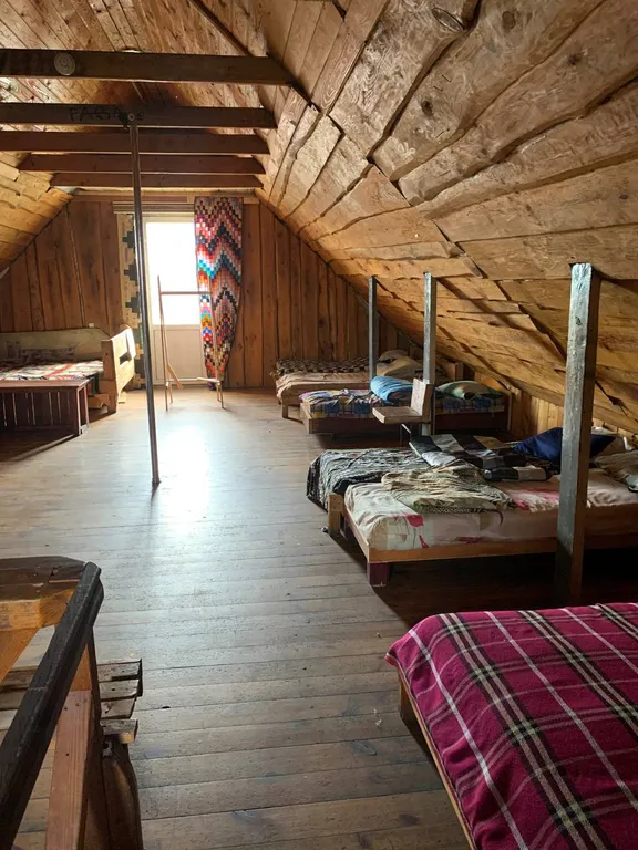 Большой дом с бассейном и диско, в ретро стиле около аэропорта Минск