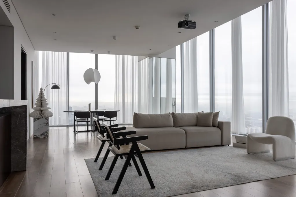 Roomley Panoramic Apartment