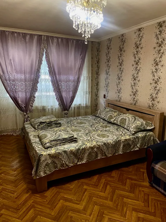 Уютная просторная квартира в центре города — аренда посуточно в Владикавказ