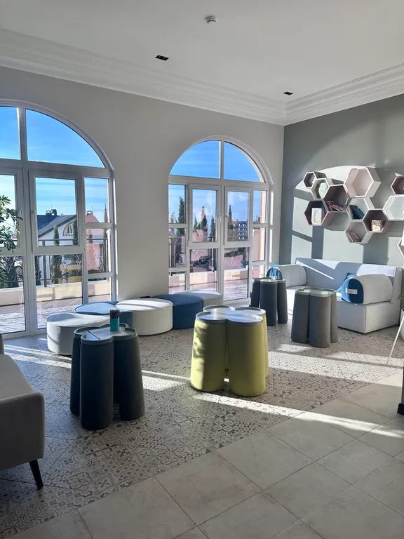 Уютная квартира с тремя спальнями с видом на море