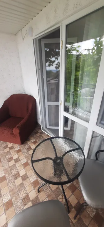 Уютный номер для двоих с видом на море